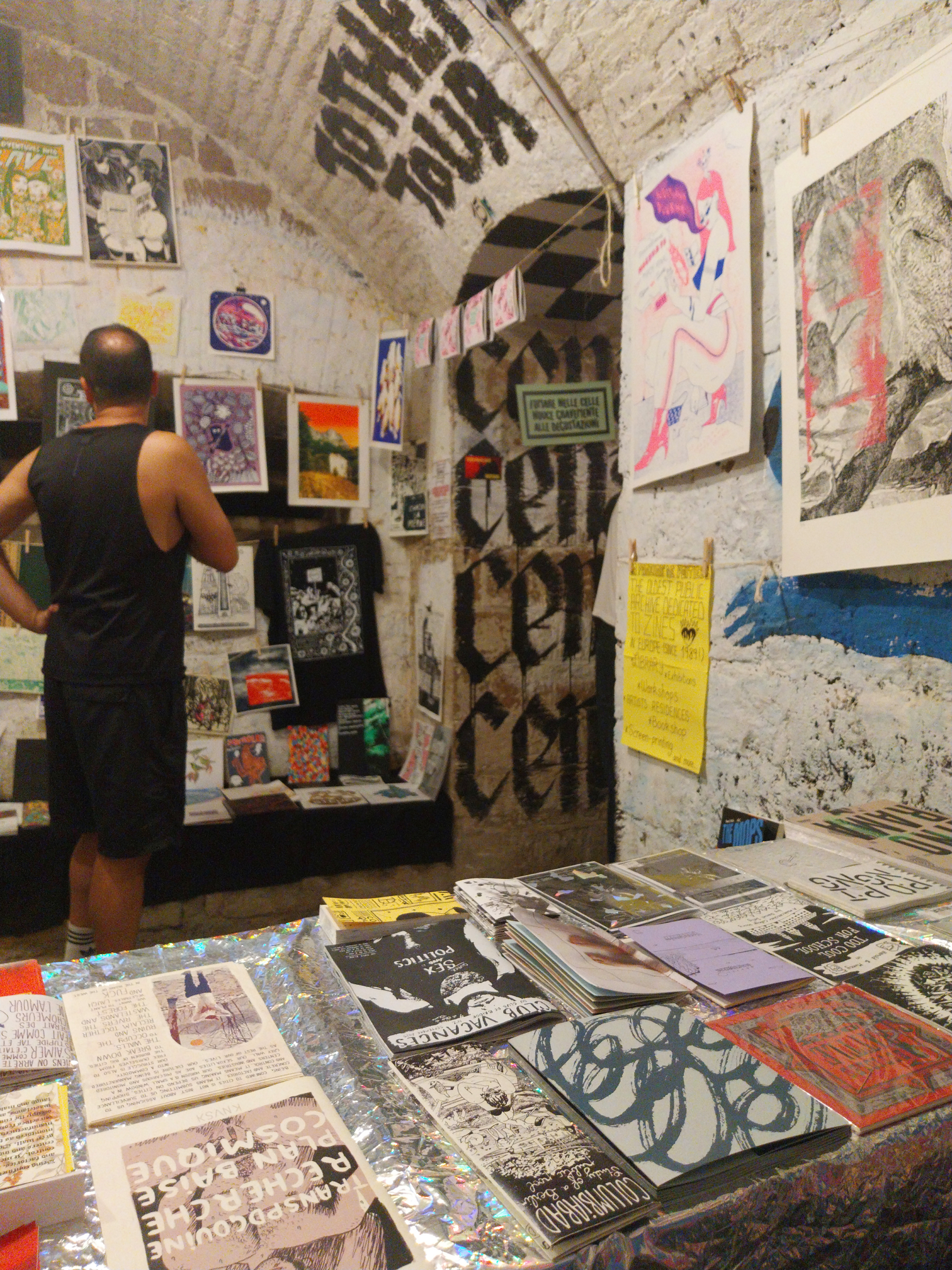 stand crack (4)